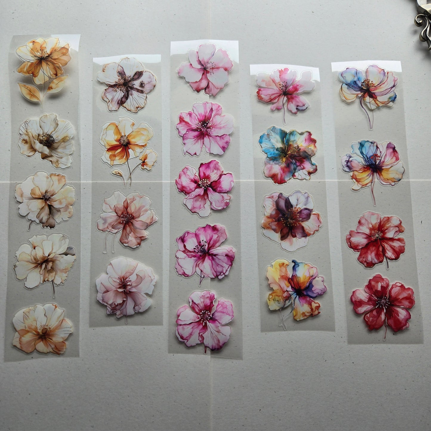 London Gifties Warm Wispy Ink Flowers 6cm kiss cut PET tape