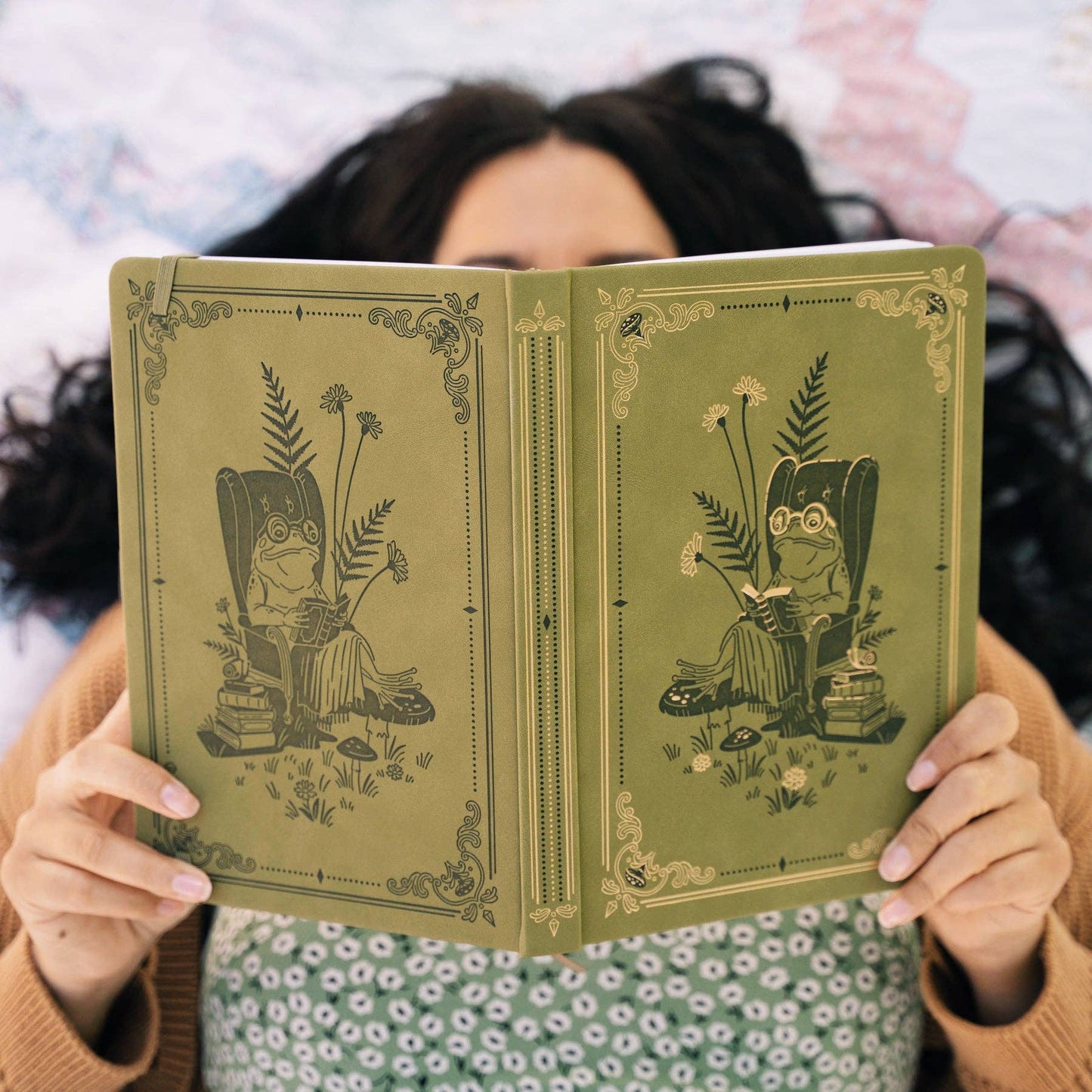 Archer & Olive Literary Frog | Notebook: Dot Grid / B5: 160 Pages