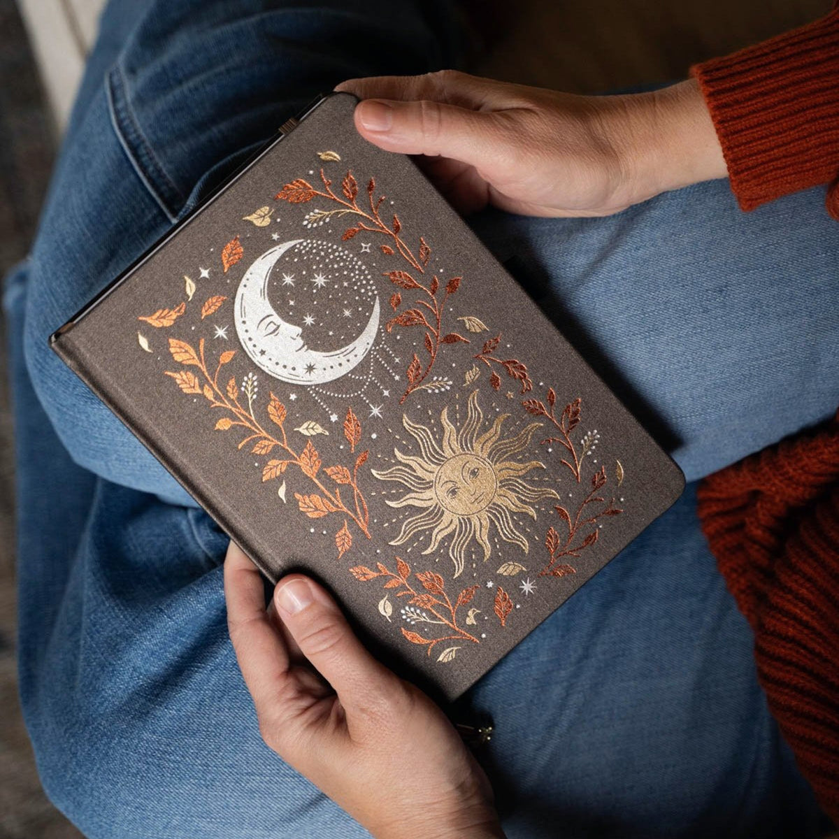 Archer & Olive Harvest Moon Notebook Dot Grid / B5: 160 Pages