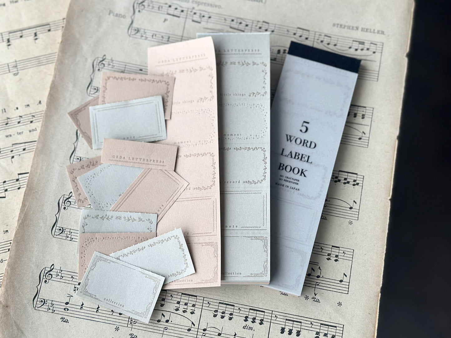 Oeda Letterpress 5 Word Label Book - Gray & Beige