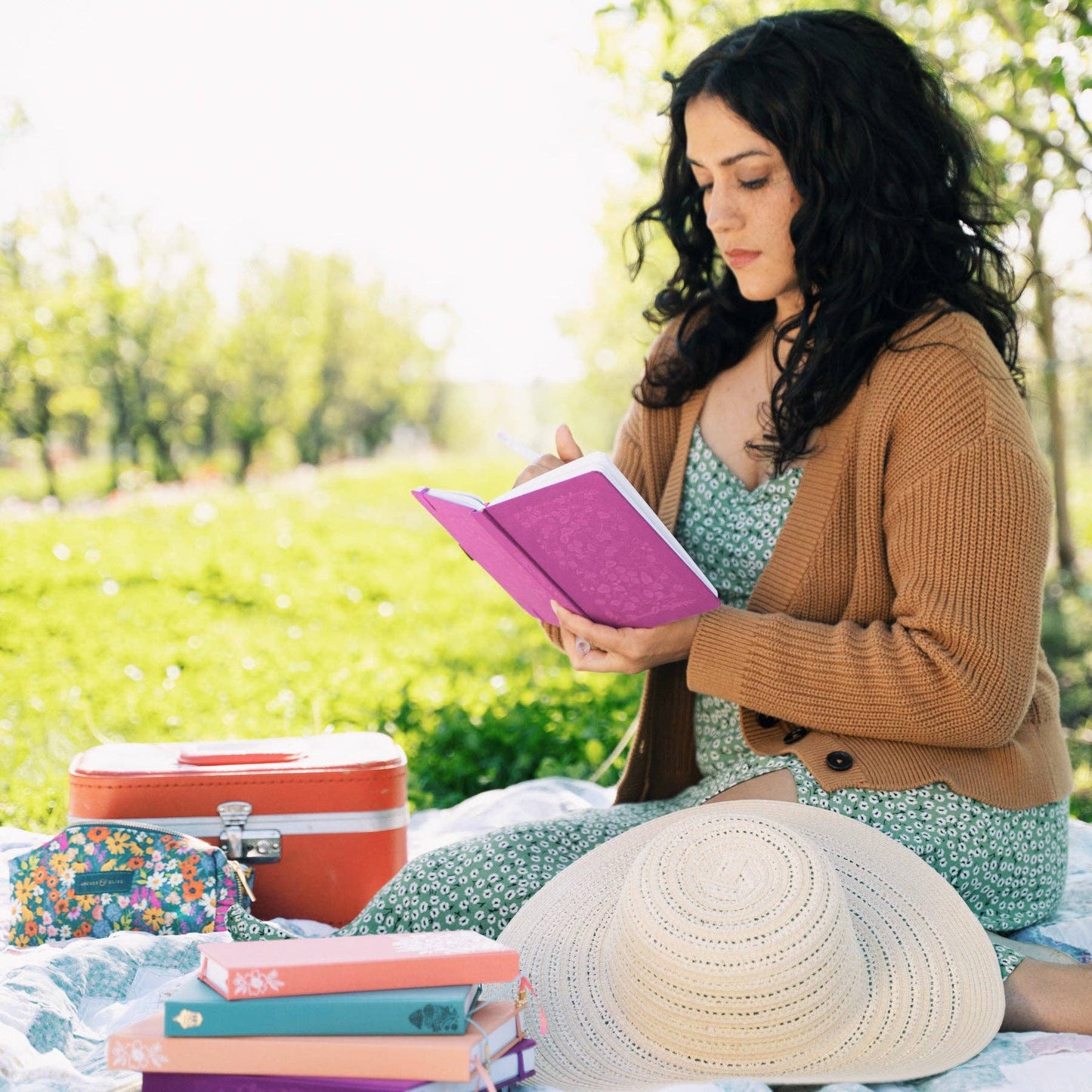 Archer & Olive Berries & Vines | Notebook: Dot Grid / B5: 160 Pages